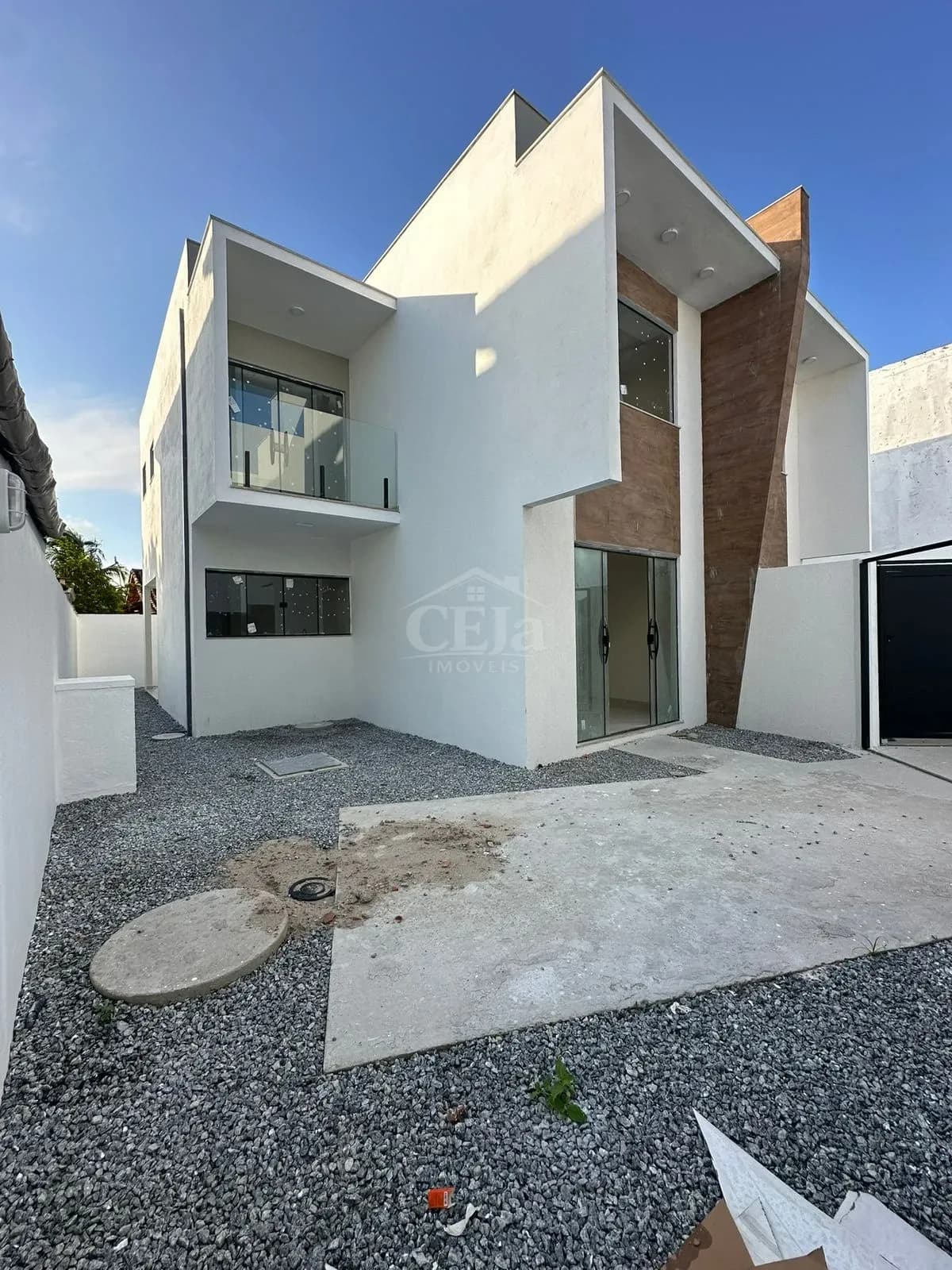 Linda Casa à Venda no Jardim Bela Vista | 3 Quartos | Próxima à Praia
